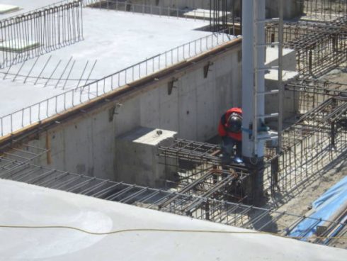 ②